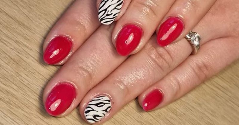 1 Ou 2 Beautés Des Mains Russes Avec 2 Poses De Vernis Semi-Permanent Lille OohN.com Special Offers, Deals & Discounts in France 2