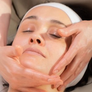 1 Soin Du Visage Au Choix De 60 Minutes Pour 1 Ou 2 Personnes Nantes OohN.com Special Offers, Deals & Discounts in France