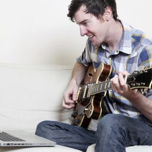 Accès D1 Mois Au Site Imusic-School, 1ère École De Musique En Ligne National Deal OohN.com Special Offers, Deals & Discounts in France