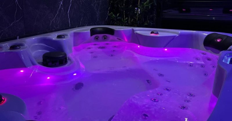 Bain À Remous / Jacuzzi Lille OohN.com Special Offers, Deals & Discounts in France 2