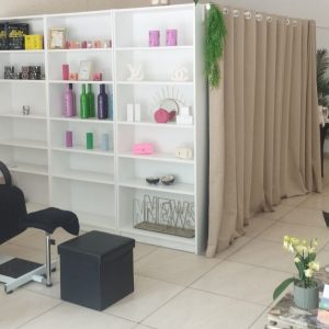 Beauté Des Mains Et Pose De Vernis Ou Américaine Couleur Antibes – Cannes OohN.com Special Offers, Deals & Discounts in France