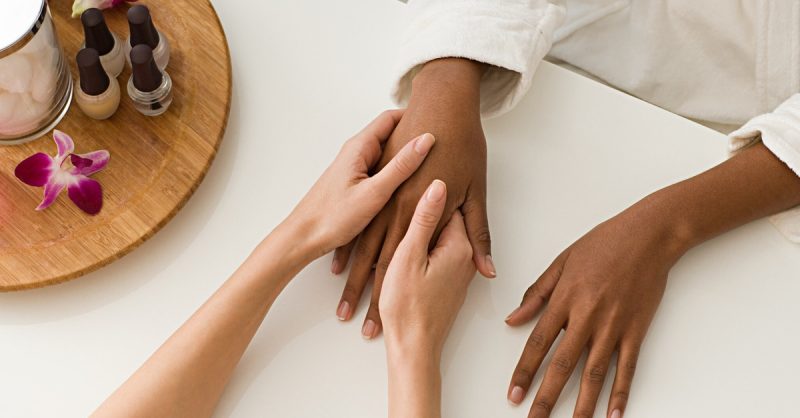 Beauté Des Mains Ou Des Pieds Avec Pose De Vernis Semi-Permanent Orléans OohN.com Special Offers, Deals & Discounts in France