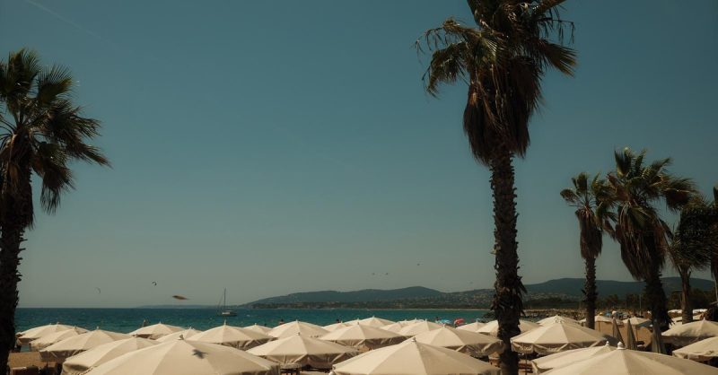 Bercés Par Le Murmure Des Vagues À Lalba Plage Fréjus Fréjus – Saint-Raphaël OohN.com Special Offers, Deals & Discounts in France 3