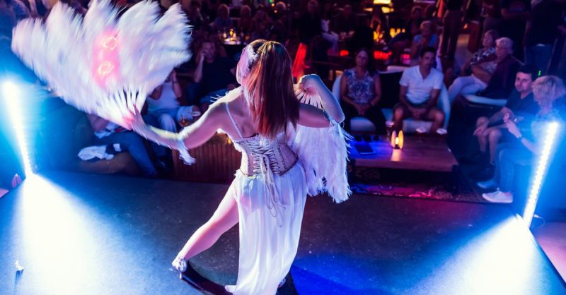 Cabaret Bareka : Entrées Pour Le Show Glamour ! Bordeaux OohN.com Special Offers, Deals & Discounts in France