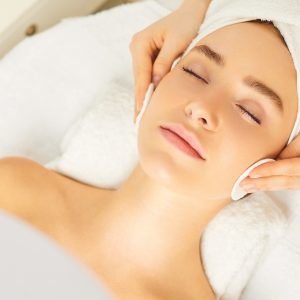 Pour Une Peau Rayonnante : Modelage Et Soin Du Visage Au Choix Valence – Montélimar OohN.com Special Offers, Deals & Discounts in France