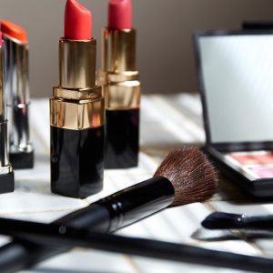 Cours D’Auto-Maquillage Avec Emma’S Beauty Marseille OohN.com Special Offers, Deals & Discounts in France