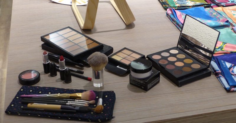 Cours Dauto Maquillage De 1h30 Pour 1 P. Ou 2h Pour 2 P. Strasbourg-Sud OohN.com Special Offers, Deals & Discounts in France 2