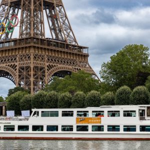 Croisière Gourmande Sur La Seine : Repas-Spectacle Inoubliable Paris OohN.com Special Offers, Deals & Discounts in France