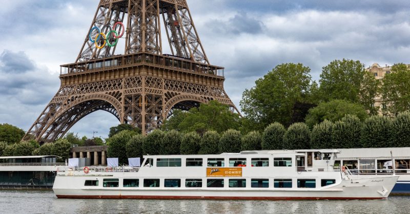 Croisière Gourmande Sur La Seine : Repas-Spectacle Inoubliable Paris OohN.com Special Offers, Deals & Discounts in France