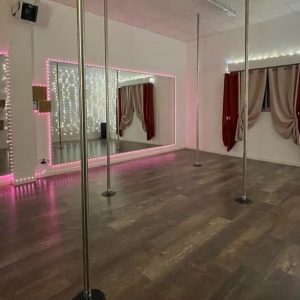 Découverte De La Pole Dance Avec Un Cours Dinitiation Toulouse OohN.com Special Offers, Deals & Discounts in France