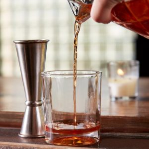 Devenez Barman Expert : Formation Complète En Mixologie Et Service National Deal OohN.com Special Offers, Deals & Discounts in France