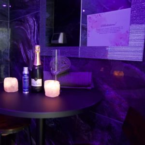 Duo romance at 101 rue de prony 75017, Paris, France OohN.com Special Offers, Deals & Discounts in France