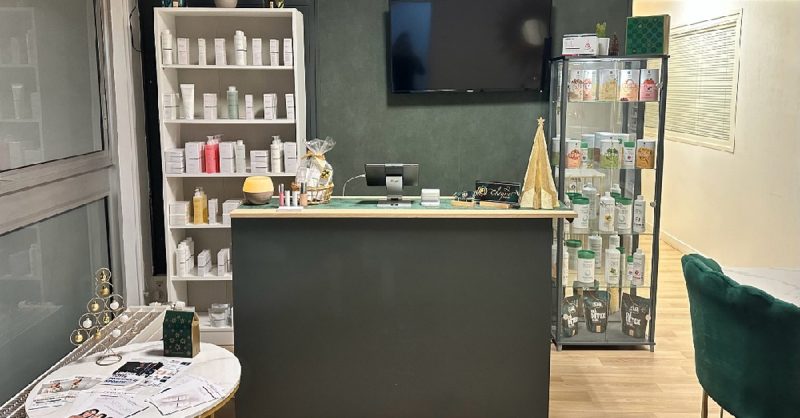 Éclat Instantané : Beauté Des Mains Flash Et Vernis Semi-Permanent Strasbourg OohN.com Special Offers, Deals & Discounts in France 3