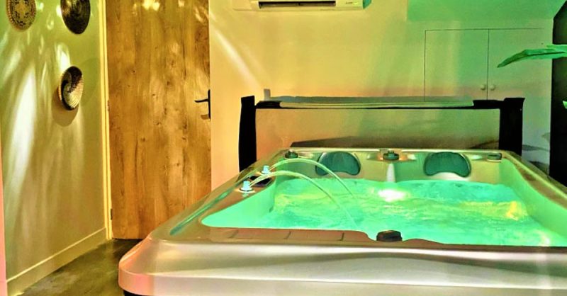 Evadez-Vous Au Dahomey : Accès Spa Privatisé En Duo Seine et Marne OohN.com Special Offers, Deals & Discounts in France 2