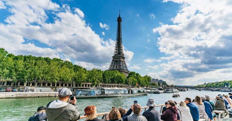 Explorez Paris Autrement Sur Les Bateaux Parisiens Croisière Promenade La Défense – Nanterre OohN.com Special Offers, Deals & Discounts in France