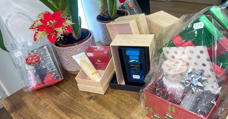 Forfait Coiffure Et Un Coffret Avec Parfum, Soins Et Maquillage Paris OohN.com Special Offers, Deals & Discounts in France