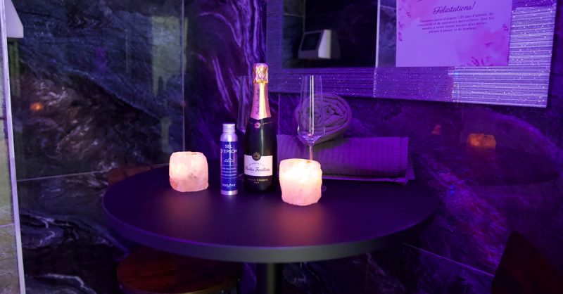 Formule Duo Romance – Flottaison À Deux Avec Champagne Et Cadeaux La Défense – Nanterre OohN.com Special Offers, Deals & Discounts in France 2