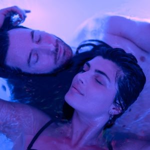 Formule Duo Romance – Flottaison À Deux Avec Champagne Et Cadeaux La Défense – Nanterre OohN.com Special Offers, Deals & Discounts in France