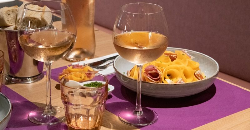 Formule Plat Et Dessert Au Choix Pour 2 Ou 4 Personnes Antibes – Cannes OohN.com Special Offers, Deals & Discounts in France 3