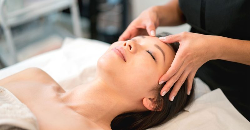 Lart Du Head Spa Pour De La Détente Et Un Cuir Chevelu Revitalisé La Rochelle OohN.com Special Offers, Deals & Discounts in France