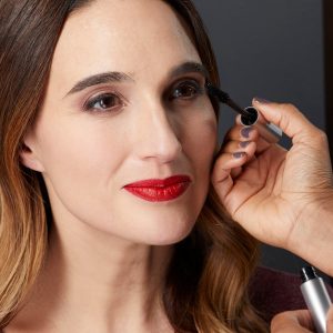 Lart Du Maquillage À Portée De Main Avec Jaila Beauty Lille OohN.com Special Offers, Deals & Discounts in France