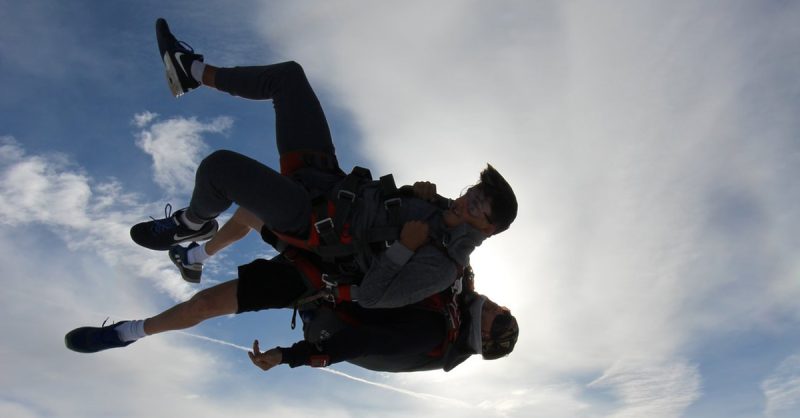 Le Plein Dadrénaline : Saut En Parachute En Tandem Lyon OohN.com Special Offers, Deals & Discounts in France 3