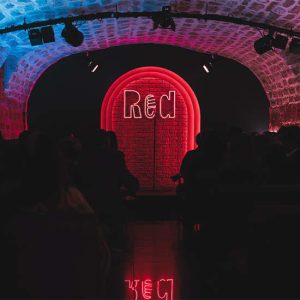 Le Red Comedy Club : le spot incontournable du stand-up at Red Comedy Club, Paris, France OohN.com Special Offers, Deals & Discounts in France