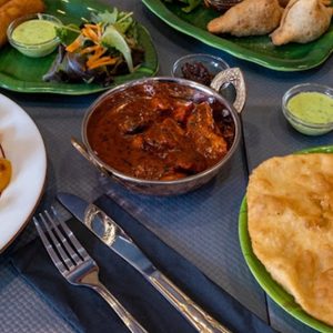 Menu “”Thali”” Ou “”Bhârat”” Pour 2 Personnes Au Restaurant Lotus Toulouse OohN.com Special Offers, Deals & Discounts in France