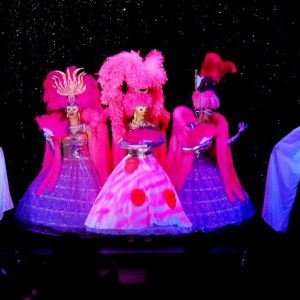 Parenthèse Enchantée À La Cour Royale : Strass, Paillettes Et Dîner Fréjus – Saint-Raphaël OohN.com Special Offers, Deals & Discounts in France