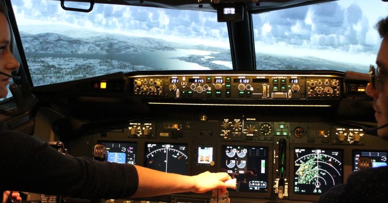 Piloter Un Simulateur Sur Vérin Paris OohN.com Special Offers, Deals & Discounts in France