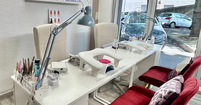 Pose De Vernis Semi-Permanent Mains Ou Pieds À Onglerie Ld Nails Lyon OohN.com Special Offers, Deals & Discounts in France 3