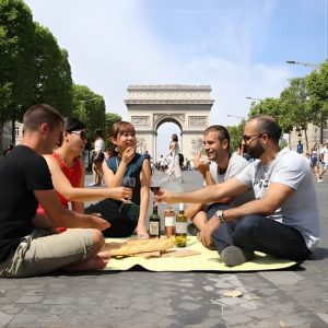 Premium Bike Tour : Sights, Picnic & Local Secrets (small group) at 14 Av. de la Bourdonnais, Paris, France OohN.com Special Offers, Deals & Discounts in France