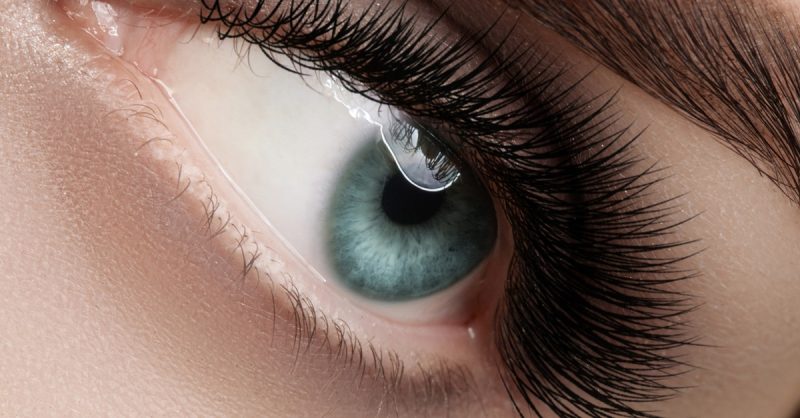 Rehaussement Des Cils Et Teinture En Option Avec Les Secrets Dève Paris OohN.com Special Offers, Deals & Discounts in France