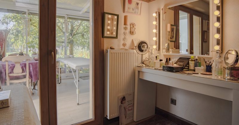 Relooking Visage Et Cours Dauto-Maquillage Avec Look At Me.Tz Metz OohN.com Special Offers, Deals & Discounts in France 2