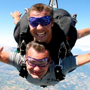 Saut En Parachute En Tandem Avec Remise De Diplôme – 109 Parachutisme Lyon OohN.com Special Offers, Deals & Discounts in France