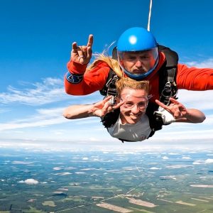 Saut En Parachute En Tandem Avec Skydive Mimizan Limoges OohN.com Special Offers, Deals & Discounts in France