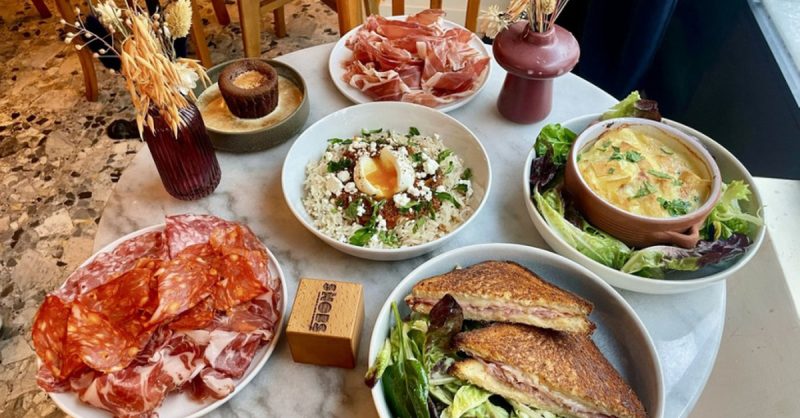 Saveurs, Vins Et Ambiance Pétillante : Dans L’Univers Des Snobs Paris OohN.com Special Offers, Deals & Discounts in France