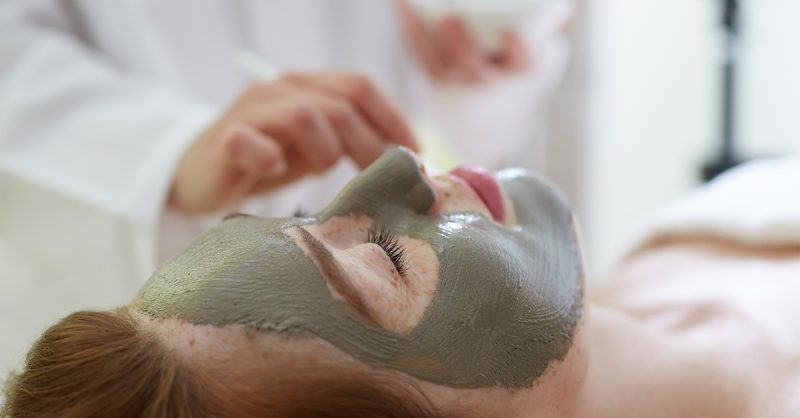 Soin Du Visage Anti-Âge Au Choix Au Centre De Beauté Caroline G Aix-en-Provence OohN.com Special Offers, Deals & Discounts in France