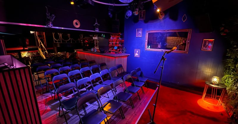 Spectacle De Stand-Up Avec Soft, Vin, Bière, Cocktail Et/Ou Snack Gourmand En Option La Défense – Nanterre OohN.com Special Offers, Deals & Discounts in France 3