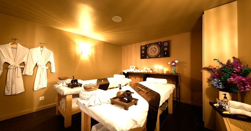Votre Instant Magique : Modelage Relaxant Ou Huiles Chaudes À Paris Paris OohN.com Special Offers, Deals & Discounts in France
