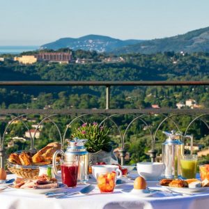 Voyage Des Sens : Menu Gastronomique Pour 2 Dans Un Écrin De Verdure Antibes – Cannes OohN.com Special Offers, Deals & Discounts in France